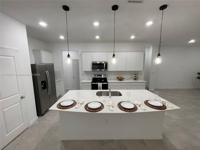 Foto del edificio - 8366 NW 7th Ct