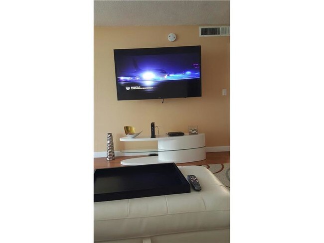 Foto del edificio - 2030 S Ocean Dr