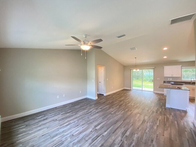 Foto del edificio - Custom Home - Desirable SE Ocala Neighborh...