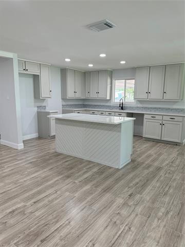Foto del edificio - 409 Pecan Grove Dr