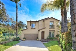 Building Photo - 10 Acanthus