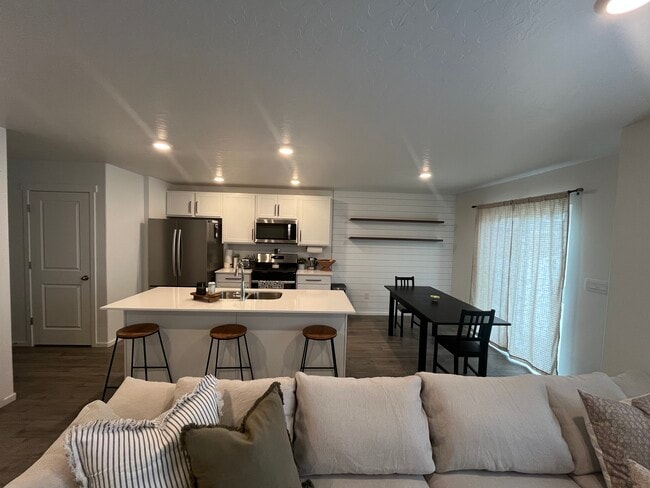 Foto del edificio - 986 E Manifest Ln