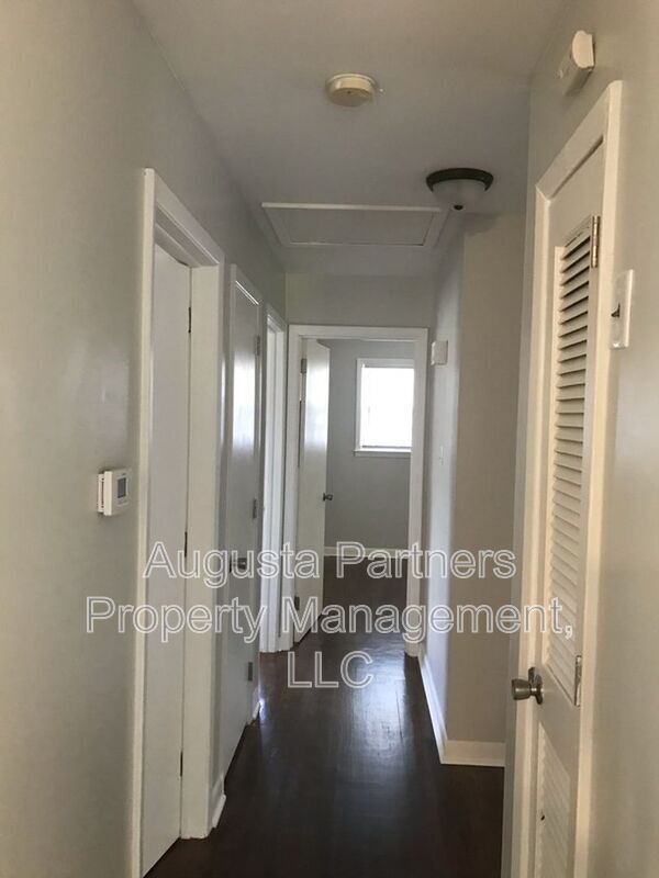 Foto del edificio - 2614 Glenn Hills Dr