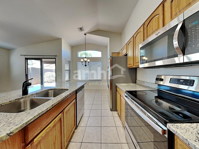 Foto del edificio - 13830 W Keim Dr