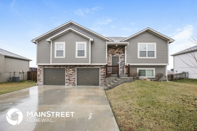 Building Photo - 308 Golfview Dr