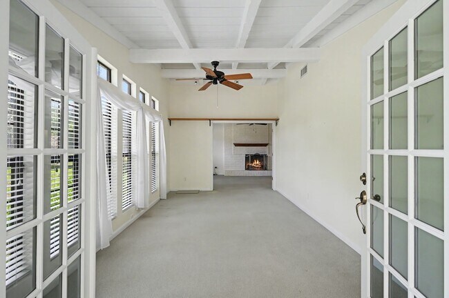 Building Photo - 122 Warbonnet Dr