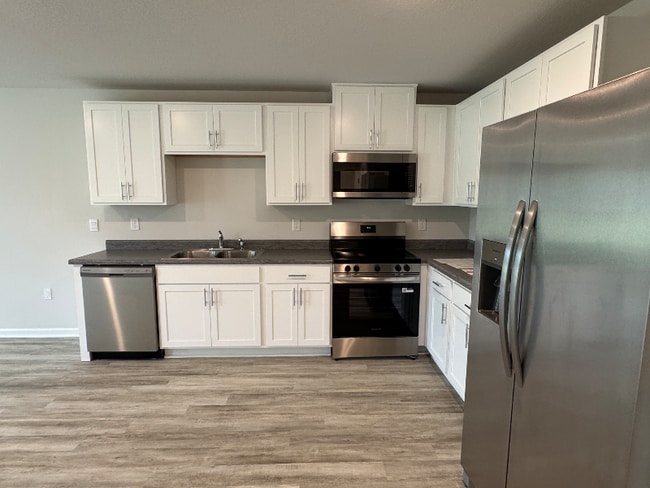 Building Photo - 6365 Firefly Dr