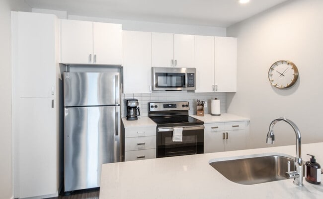 Foto del edificio - 601 E Pete Rose Wy