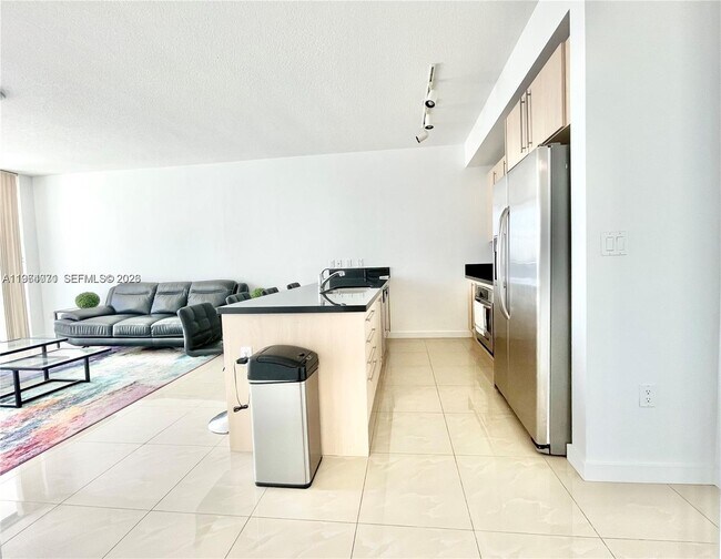 Foto del edificio - 79 SW 12th St