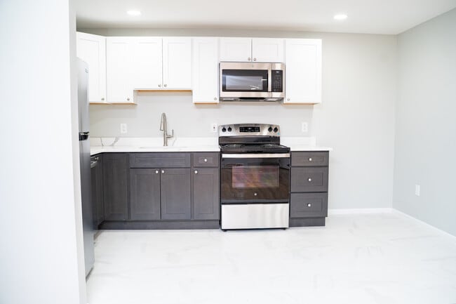 Building Photo - Kenmore Apartments