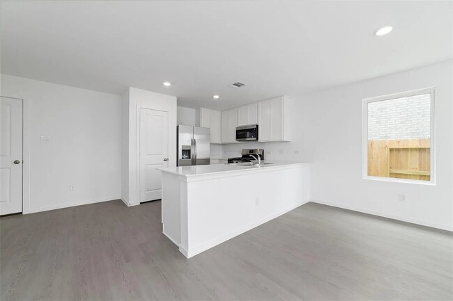 Building Photo - 3064 Huntersville Dr
