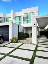 Building Photo - 2863 SW 36th Ct