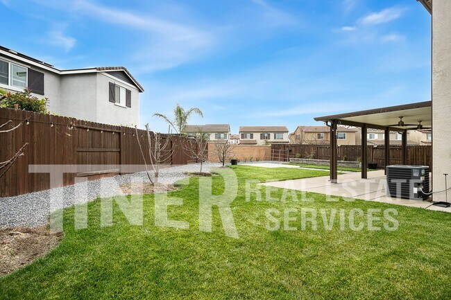 Foto del edificio - 7049 Star Trail Wy