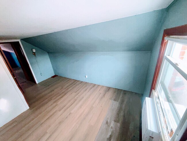 Foto del edificio - 4 Bedroom 1 Bathroom Home