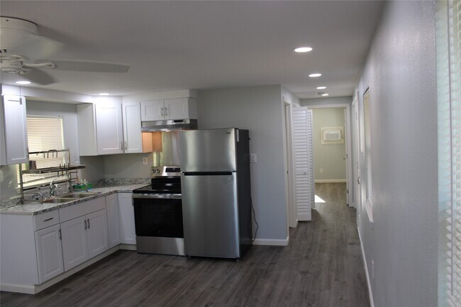 Foto del edificio - 4214 Fuqua St