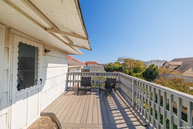 Building Photo - 234 E Beech St