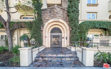 Building Photo - 15206 Burbank Blvd