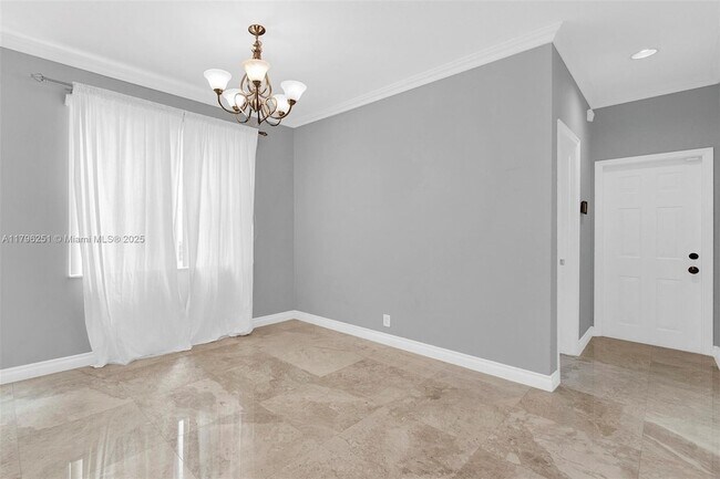 Foto del edificio - 1518 Maple Dr