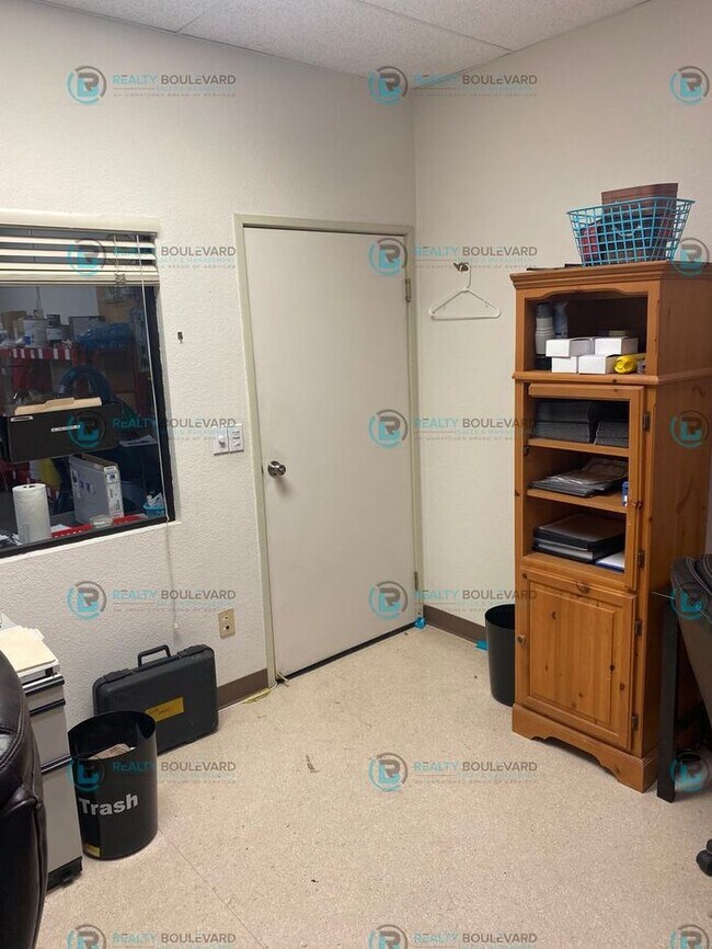 Foto del edificio - 5401 Longley Ln