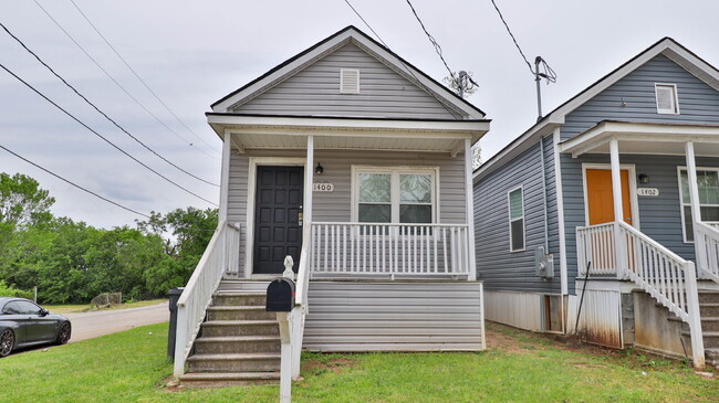 Building Photo - 1400 Maple St