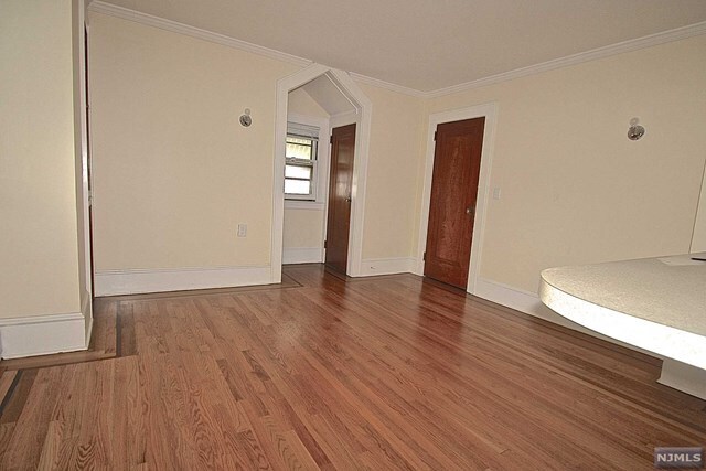Building Photo - 13-38-38 4th St