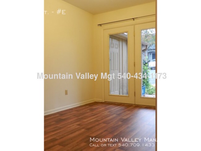 Foto del edificio - Convenient to shopping & JMU college.