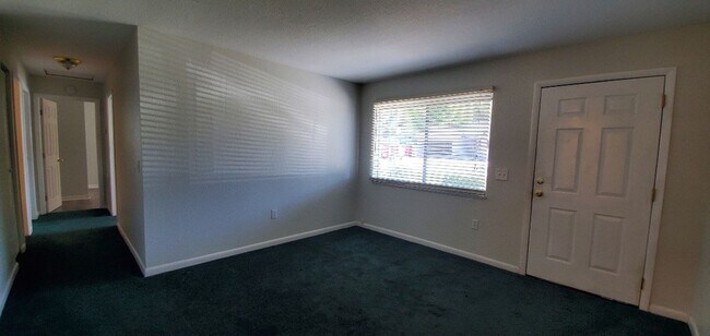 Foto del edificio - 3-Bedroom, 2-Bathroom Home for Rent in Win...