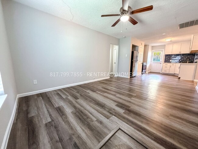 Foto del edificio - 7514 Japonica St