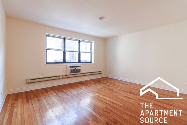 Building Photo - 665 W Wrightwood Ave