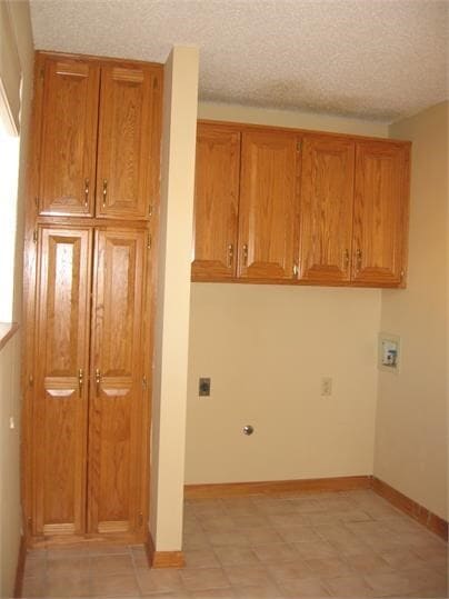 Building Photo - 2905 Falcon Rd