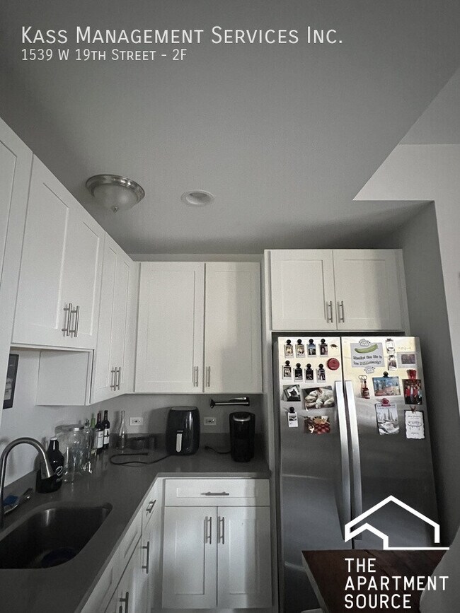 Foto del edificio - 1539 W 19th St