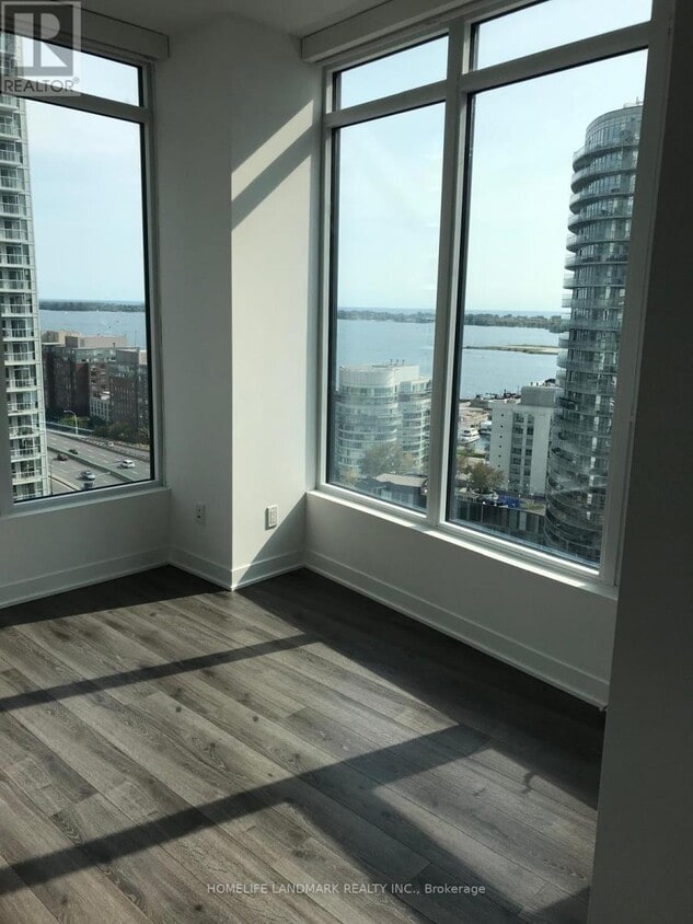 Primary Photo - 70-2270 Queens Wharf Rd