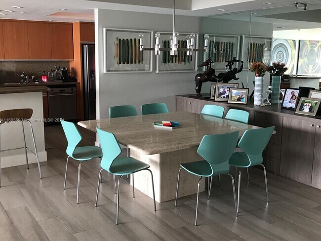 Building Photo - 11113 Biscayne Blvd