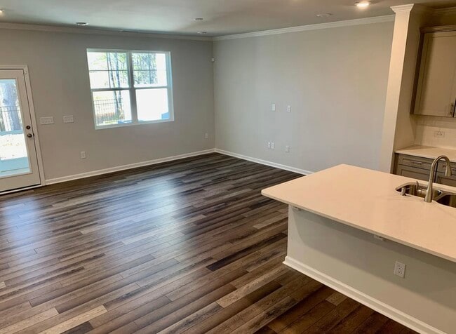 Building Photo - 525 Hazy Hls Ln