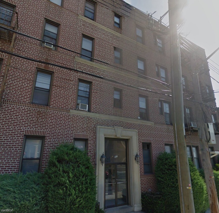 Primary Photo - 957 67th St
