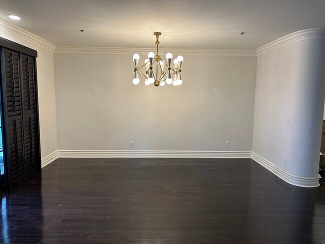 Foto del edificio - 850 N Croft Ave