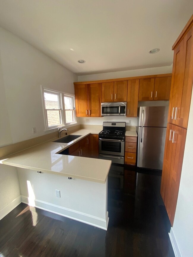 Foto del edificio - 1303 Cloverdale Ave