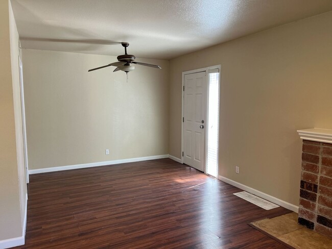 Building Photo - Charming 3-Bedroom Home in Prime Stockton ...