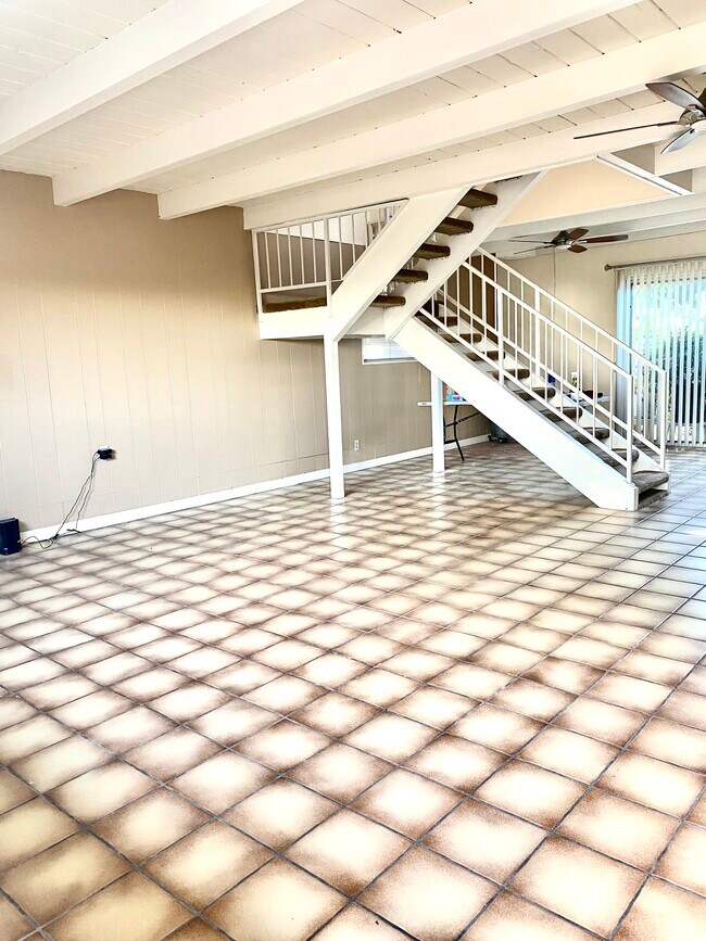 First floor living room - 1141 Shelley St