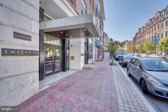 Foto del edificio - 1209 N Charles St