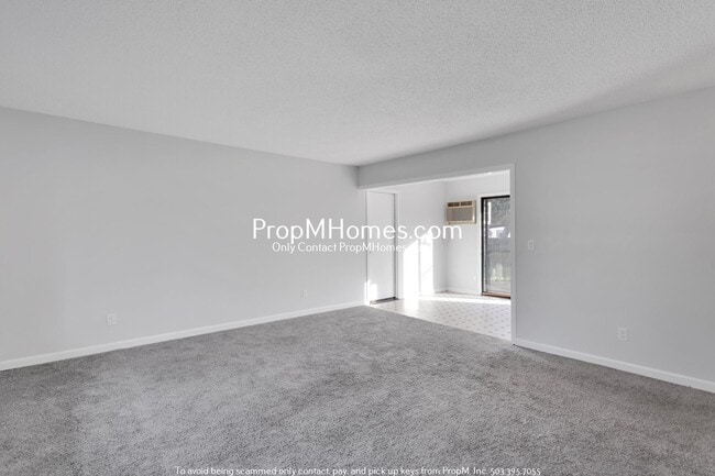 Building Photo - Three Bedroom Ranch in Beaverton!