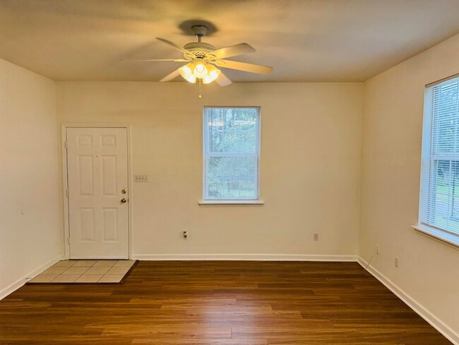 Building Photo - 924 Ashburn Dr