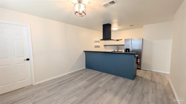 Building Photo - 9644 Hollowbrook Dr