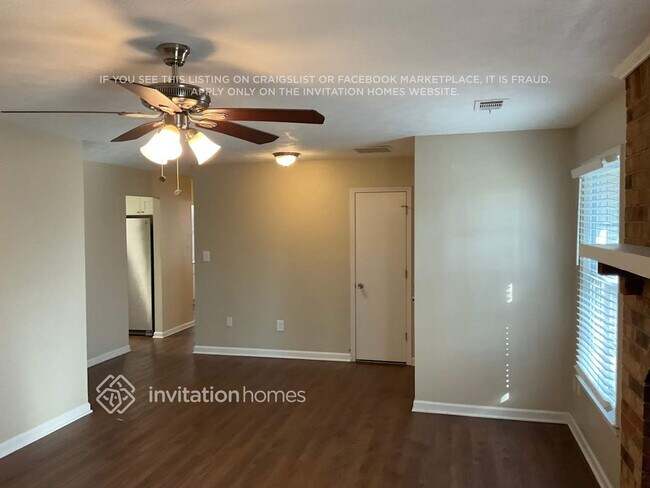 Foto del edificio - 103 Honeysuckle Ln