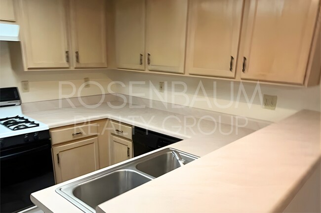 Foto del edificio - Charming 2-bedrooms, 2-baths duplex home p...