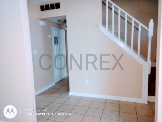 Foto del edificio - Two Story Home with Huge Backyard!