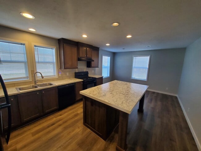 Foto del edificio - 19 Hummingbird Dr