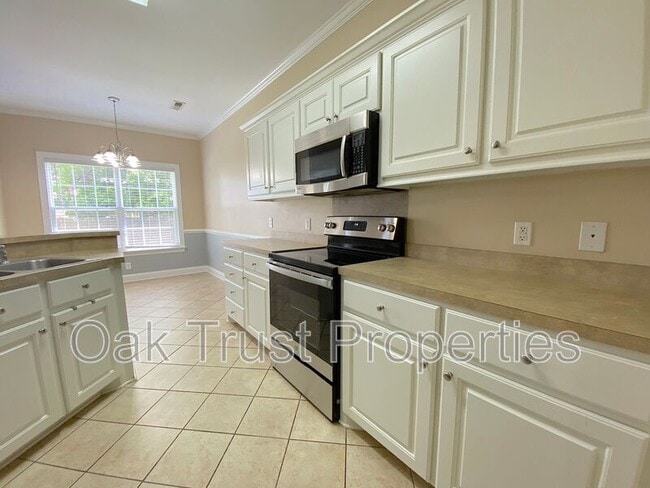 Foto del edificio - 7705 Fayetteville Rd
