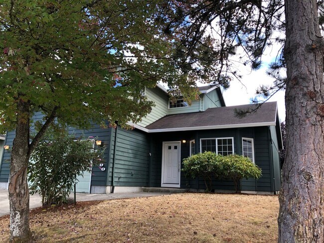 Building Photo - 20290 SW Midline St