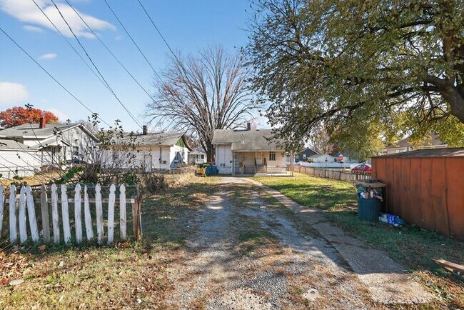 Building Photo - 3001 Myrtle Ave